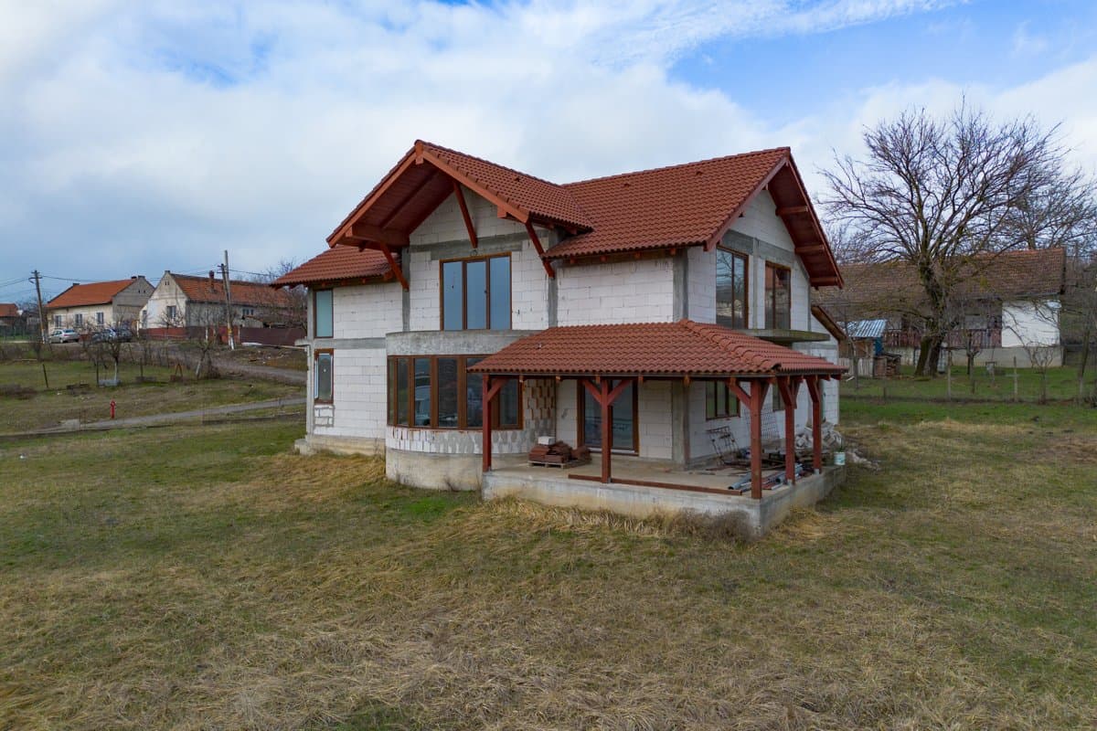 Casă nouă de vânzare în sat Silagiu